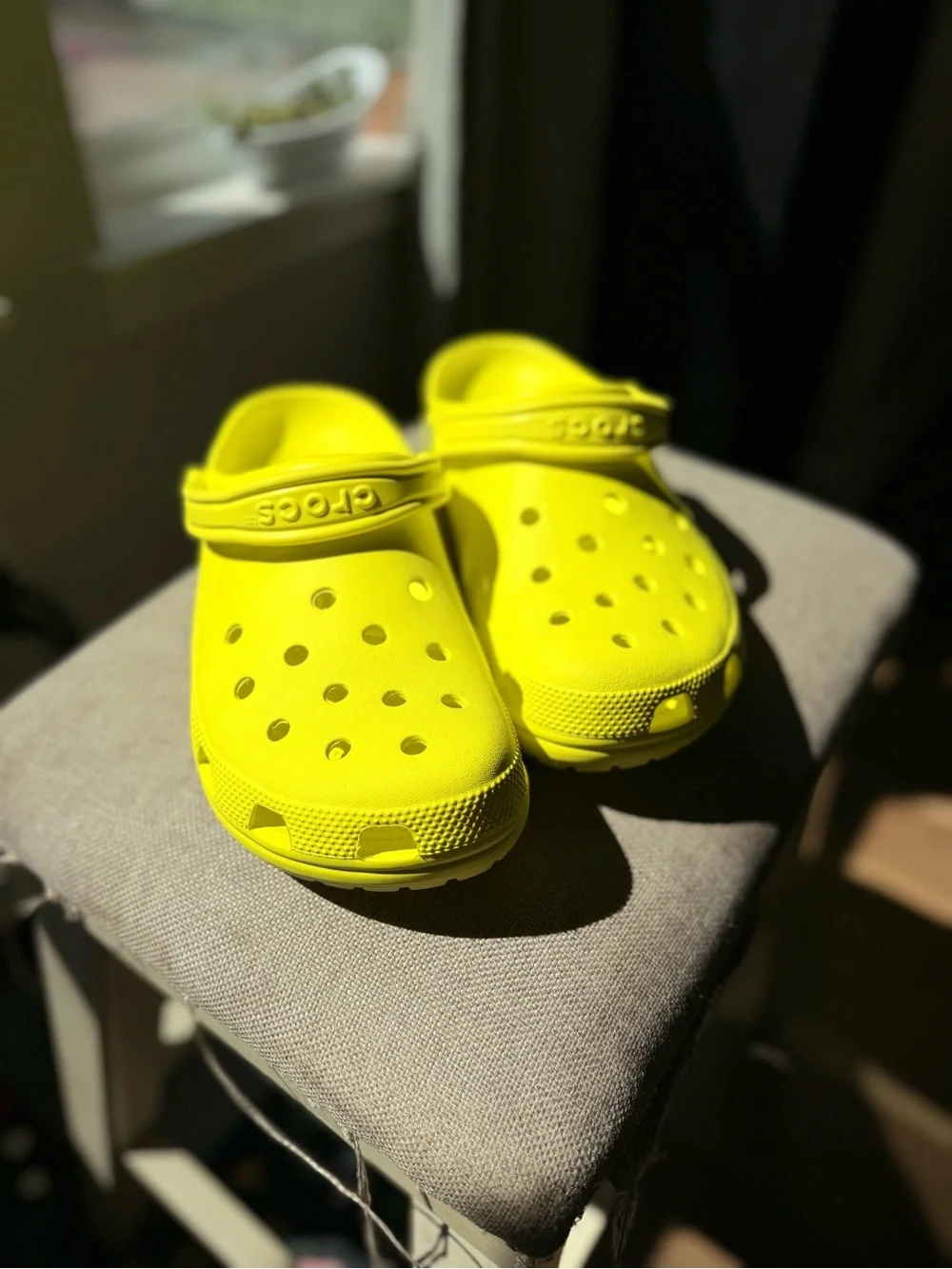 CROCS Classic Clog in Bright Yellow